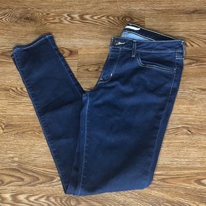 Levi’s 711 Skinny Jeans
